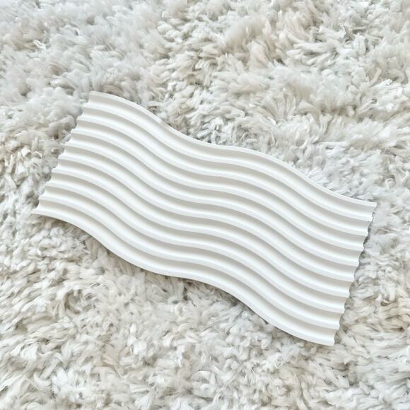 Handmade white wavy textured eco resin tray 10" x 5" - Picture 1 of 2